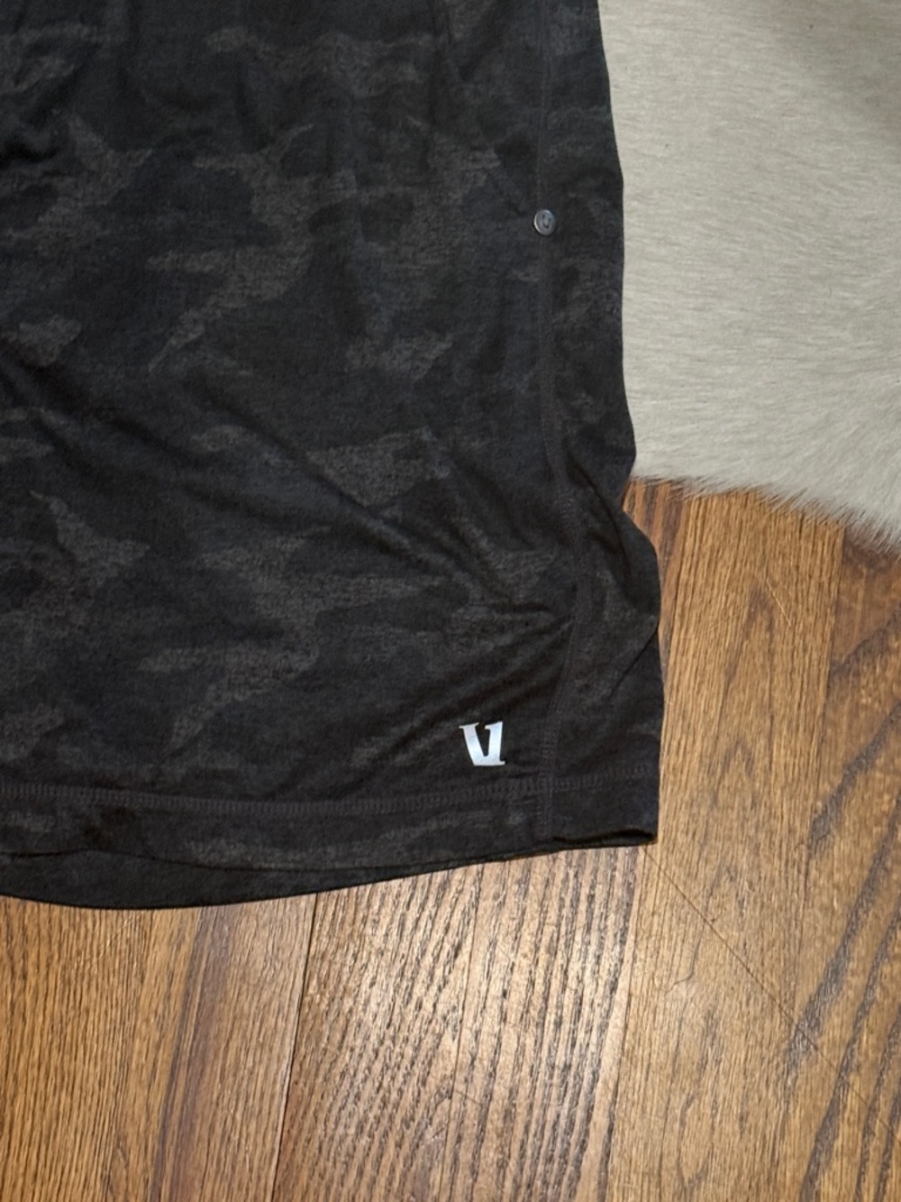 Vuori Men’s Shorts – Size L – Black Camo – Excellent Used Condition - Picture 3 of 6